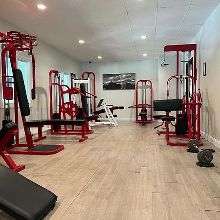 Town & Country Inn & Resort Горъм Екстериор снимка