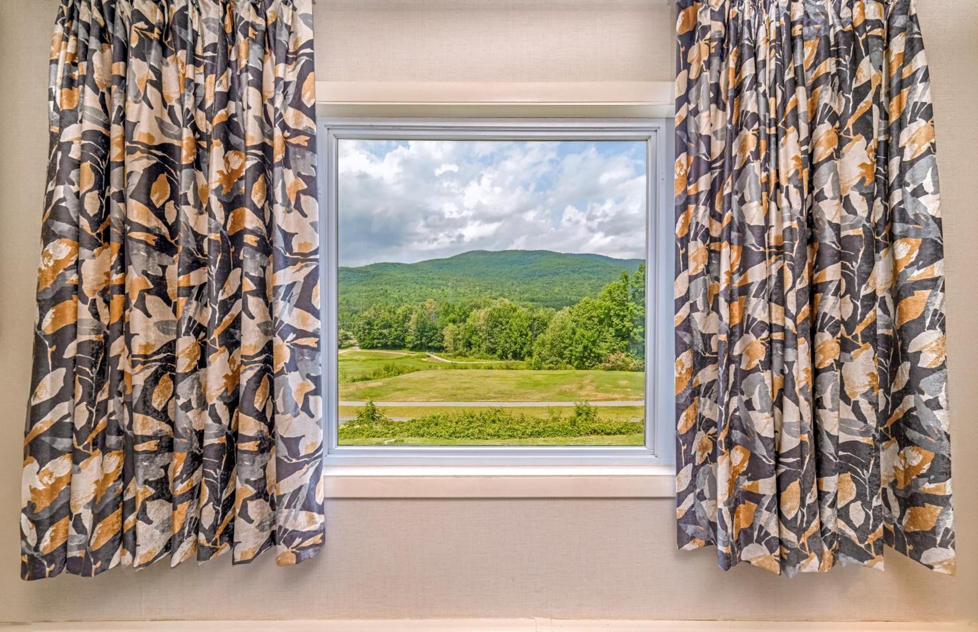 Town & Country Inn & Resort Горъм Екстериор снимка
