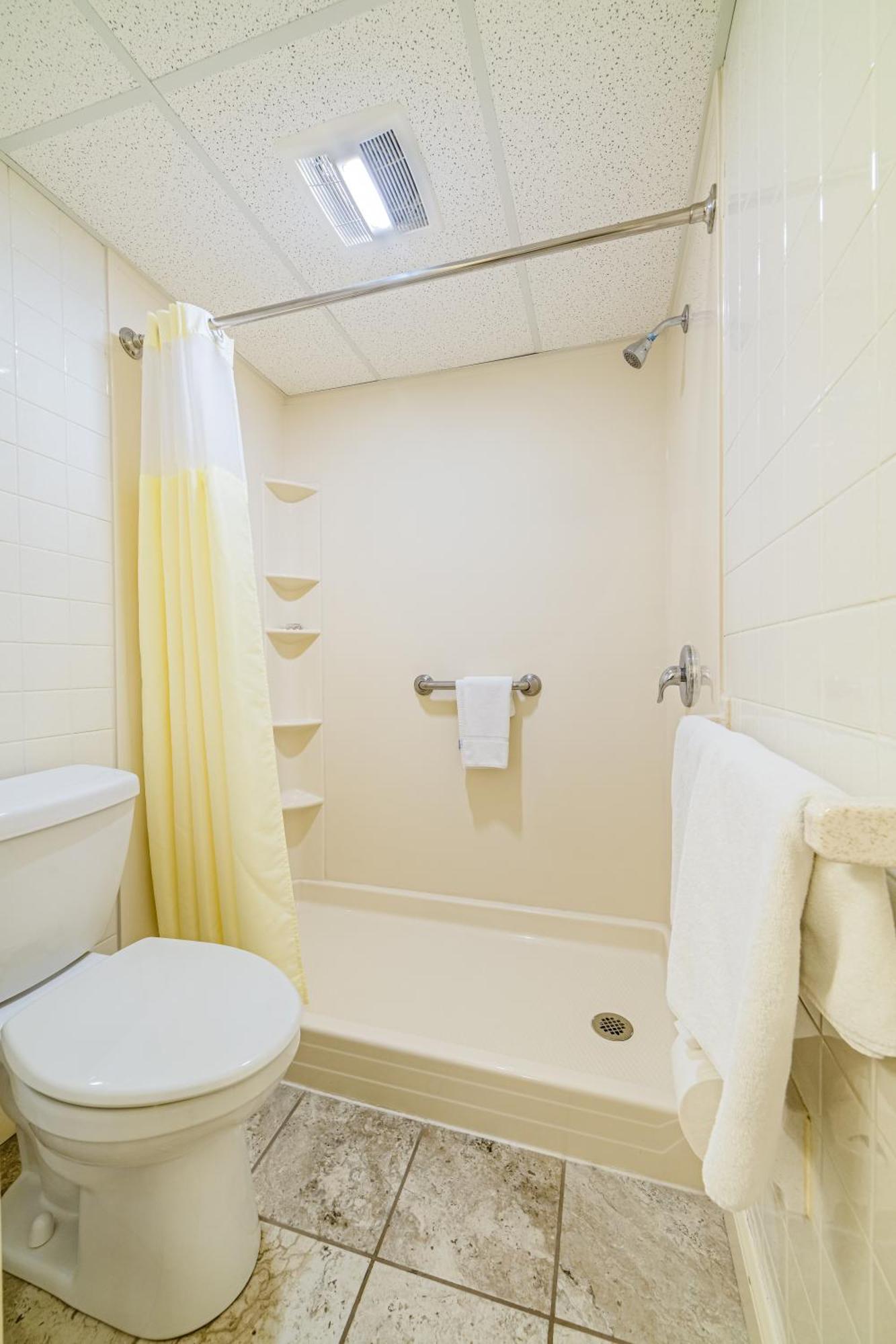 Town & Country Inn & Resort Горъм Екстериор снимка