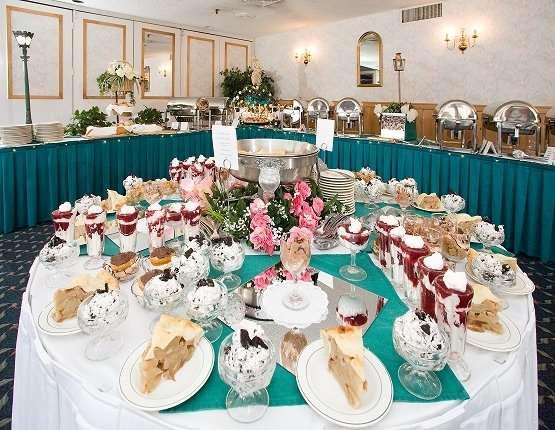 Town & Country Inn & Resort Горъм Ресторант снимка